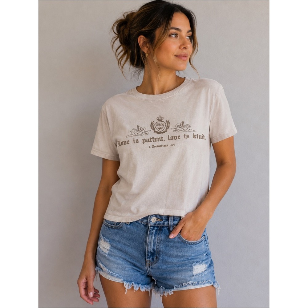 Graphic T-Shirt Love Is Patient Crew Neck Short Sleeve‎ Top